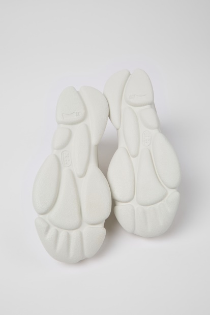 Karst Hvite Sneakers I Ufarget Skinn For Kvinner Bobil Nyankomne