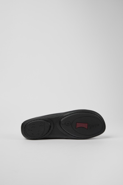 Design Høyre Svarte Skinnsko For Kvinner Bobil