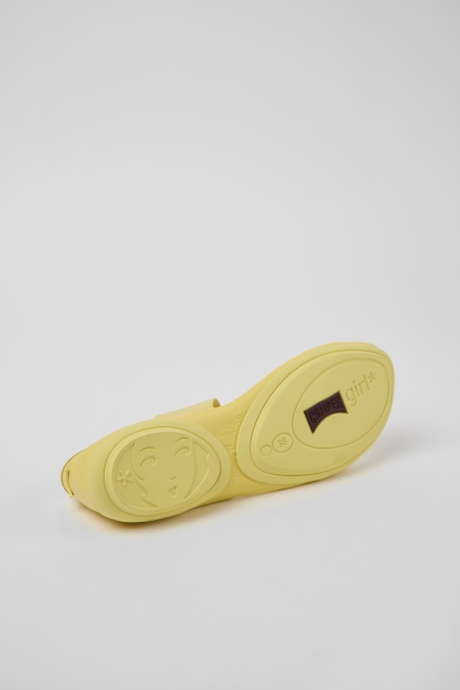 Design Riktig Gule Skinnsandaler For Kvinnelige Campingvogner