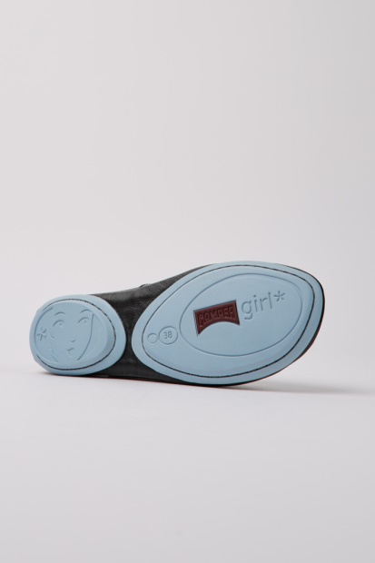 Eksklusiv Camper Høyre Svarte Skinnsko For Kvinner