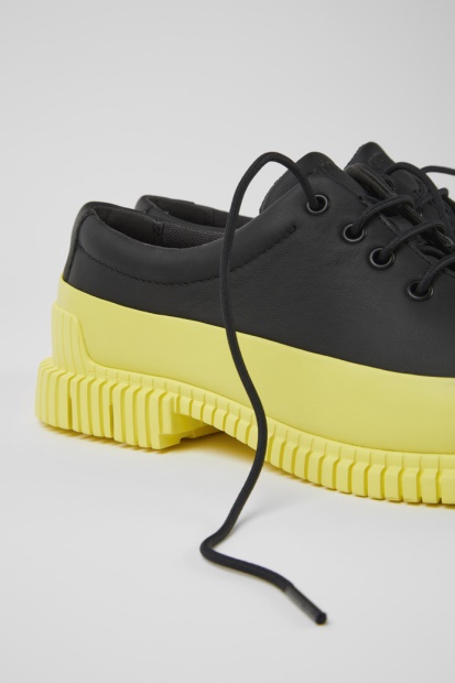 Pix Svart Og Gult Lær Snøresko For Menn Eksklusiv Campingvogn