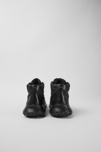 Campingvogndesign Crclr Gore-tex Pustende Ankelstøvletter I Svart Tekstil For Menn