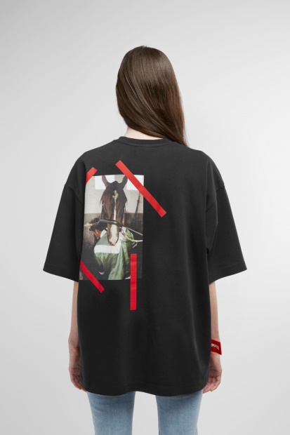 Eksklusiv Camper T-skjorte Svart T-skjorte Med Hestetrykk Bak