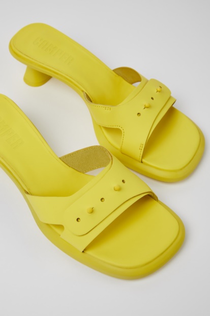 Camper Dina Gule Skinnsandaler For Kvinner Nyankomne