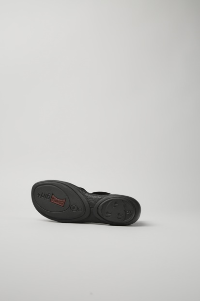 Høyre Svarte Sandaler For Kvinner Eksklusiv Campingvogn