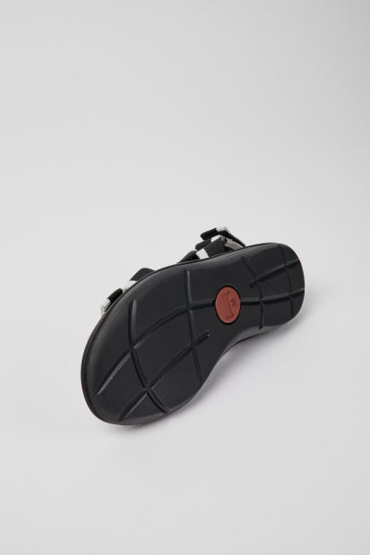 Design Match Svarte Og Hvite Resirkulerte Kjæledyrsandaler For Kvinnelige Campingvogner