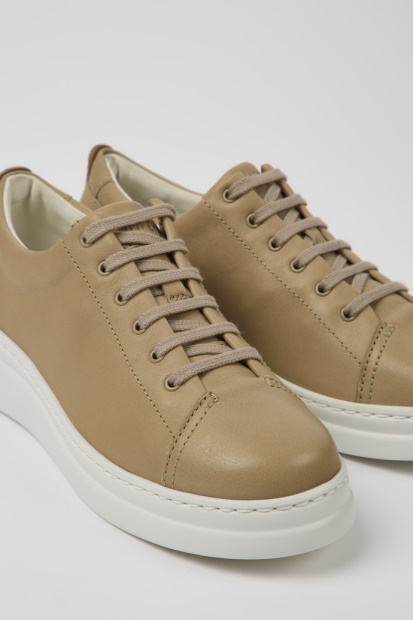 Runner Up Beige Skinn Joggesko For Kvinner Eksklusiv Camper